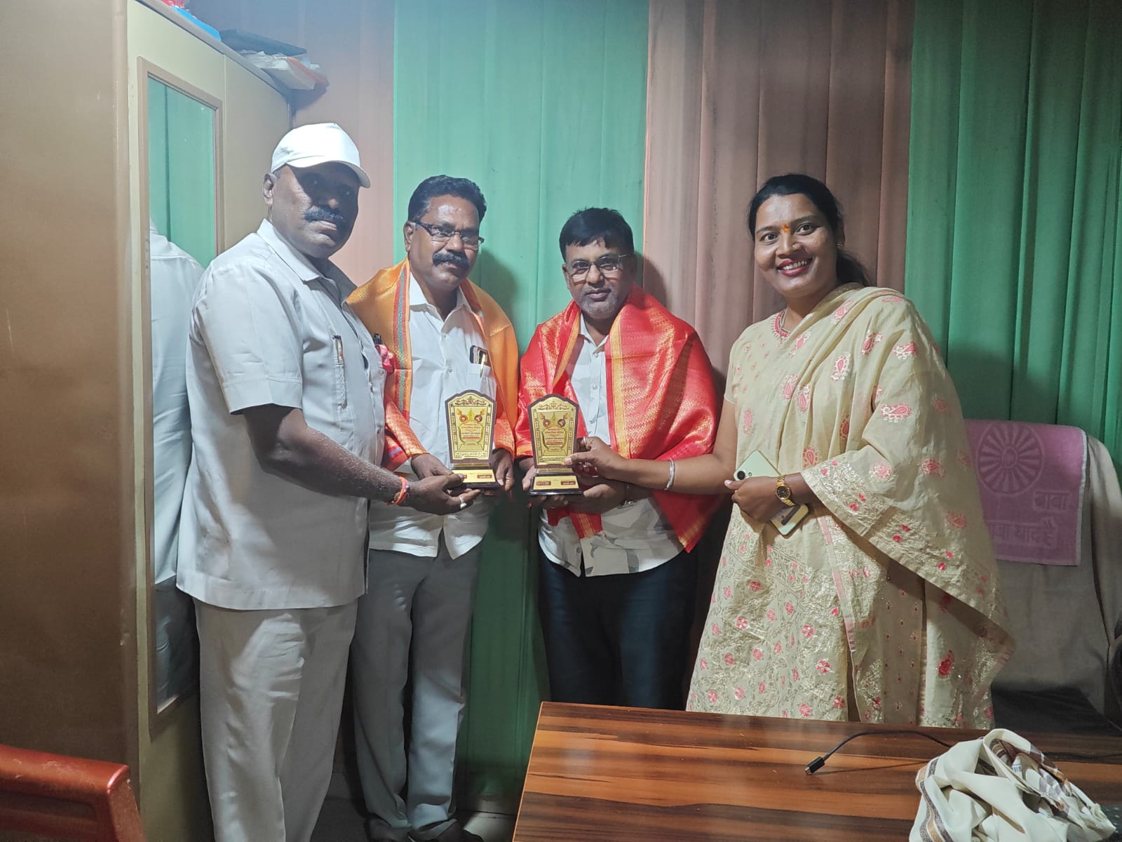 नामनिर्देशित नगरसेवक अमीनभाई शेख , महावीर पटवा यांचा संघर्षनामाकडून सन्मान!