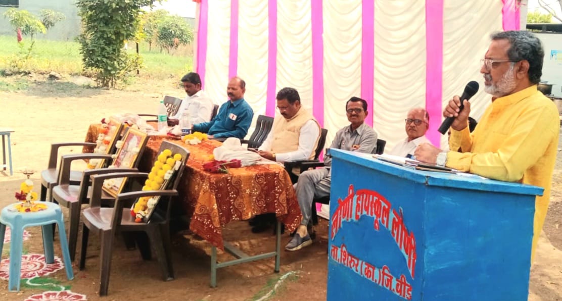 शिक्षणाने माणुस घडतो पण माणुसकी कमवावी लागते - साहित्यिक अनंत कराड 