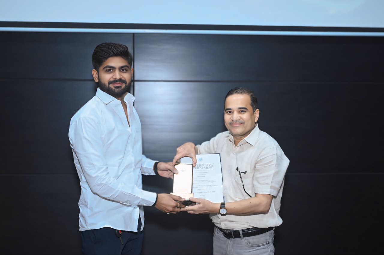 आकाश सूर्यवंशी यांचा ‘बेस्ट इंजिनिअरिंग अवॉर्ड’ने सन्मान ...