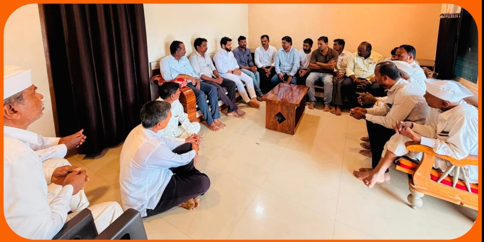 लोणी व्यंकनाथ येथील दुर्दैवी दुर्घटनेतील शोकाकुल कांडेकर कुटुंबीयांचे आमदार विक्रमदादा पाचपुते यांनी केले सांत्वन!