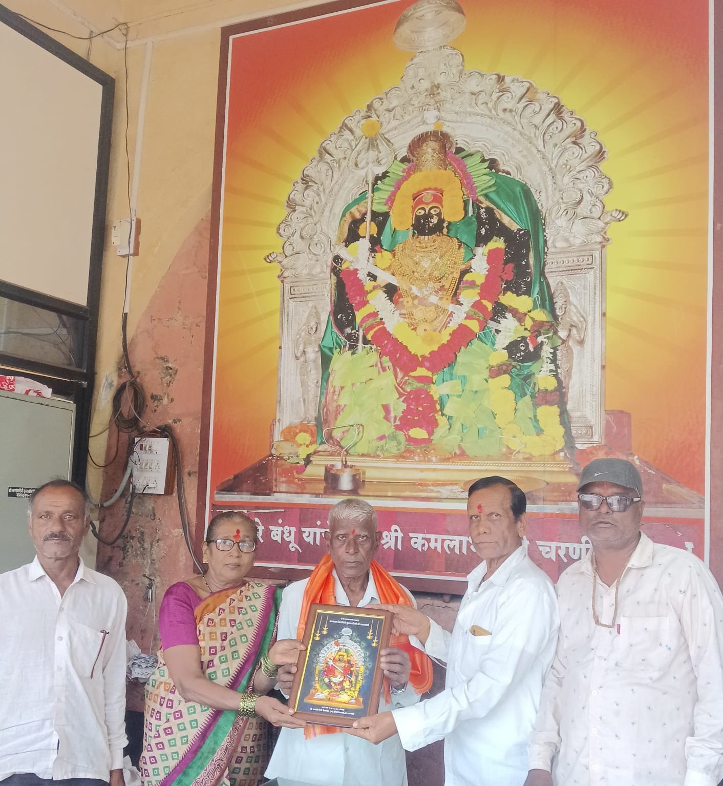 श्री कमलादेवी मंदिर जीर्णोद्धारासाठी संदेश खुळे यांची ५,००१ रुपयांची देणगी!